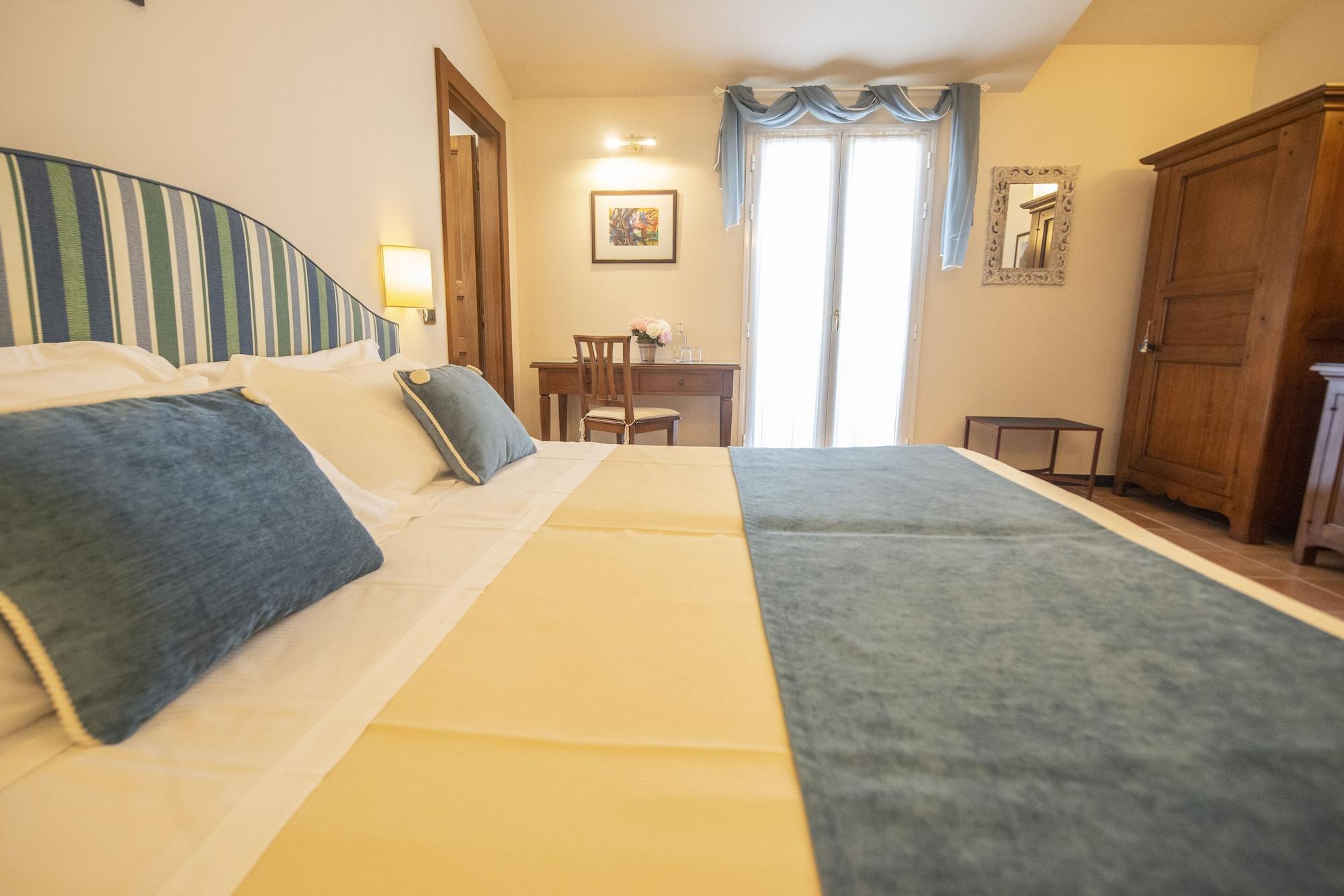 Al Terra Di Mare 4*